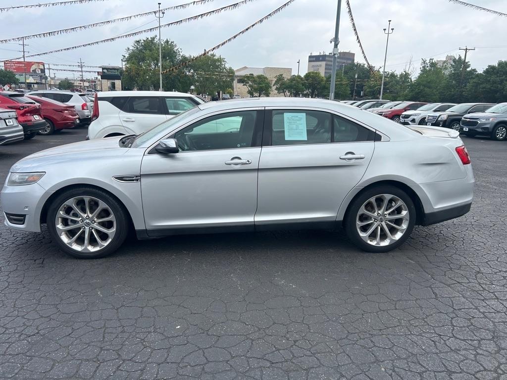 Ford Taurus 4dr Sdn Limited AWD 2015