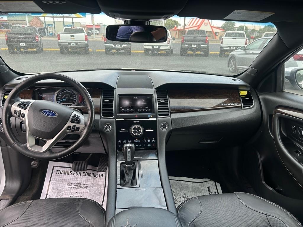Ford Taurus 4dr Sdn Limited AWD 2015
