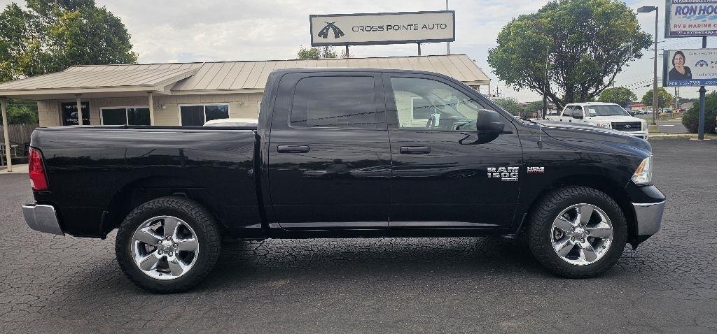 RAM 1500 Classic Tradesman 4x4 Crew Cab 5'7" Box 2022