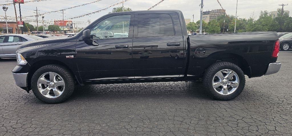 RAM 1500 Classic Tradesman 4x4 Crew Cab 5'7" Box 2022