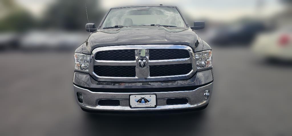 RAM 1500 Classic Tradesman 4x4 Crew Cab 5'7" Box 2022