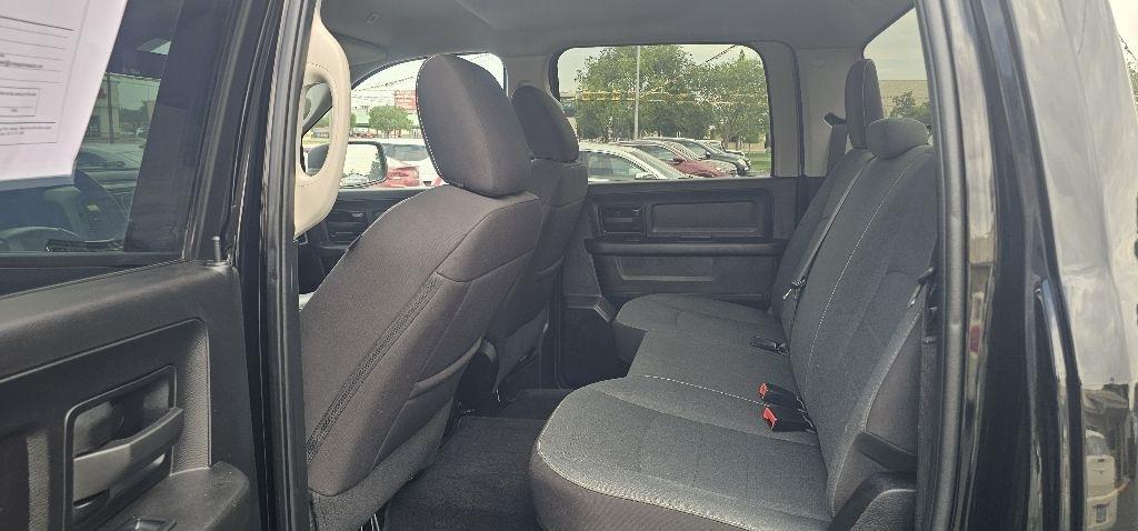 RAM 1500 Classic Tradesman 4x4 Crew Cab 5'7" Box 2022
