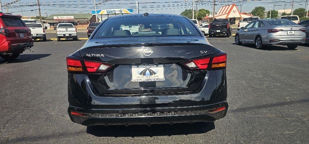 Nissan Altima 2.5 SV Sedan 2024