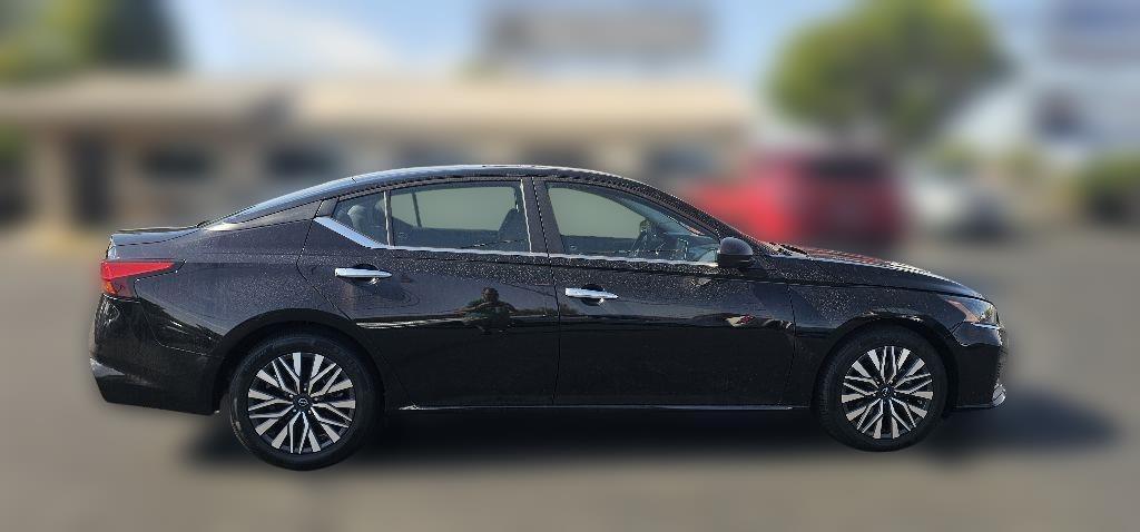 2024 Nissan Altima 2.5 SV Sedan