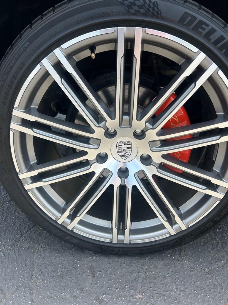 Volkswagen Touareg 4dr TDI Sport w/Technology 2015