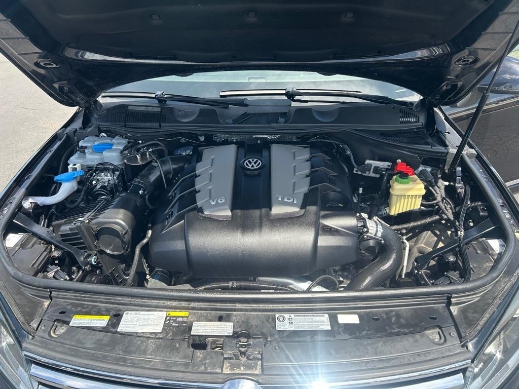 Volkswagen Touareg 4dr TDI Sport w/Technology 2015