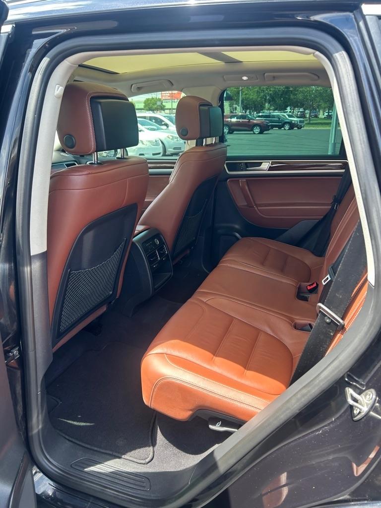 Volkswagen Touareg 4dr TDI Sport w/Technology 2015