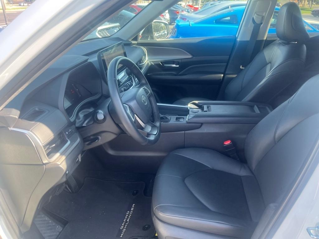 Toyota Grand Highlander Platinum AWD (Natl) 2025