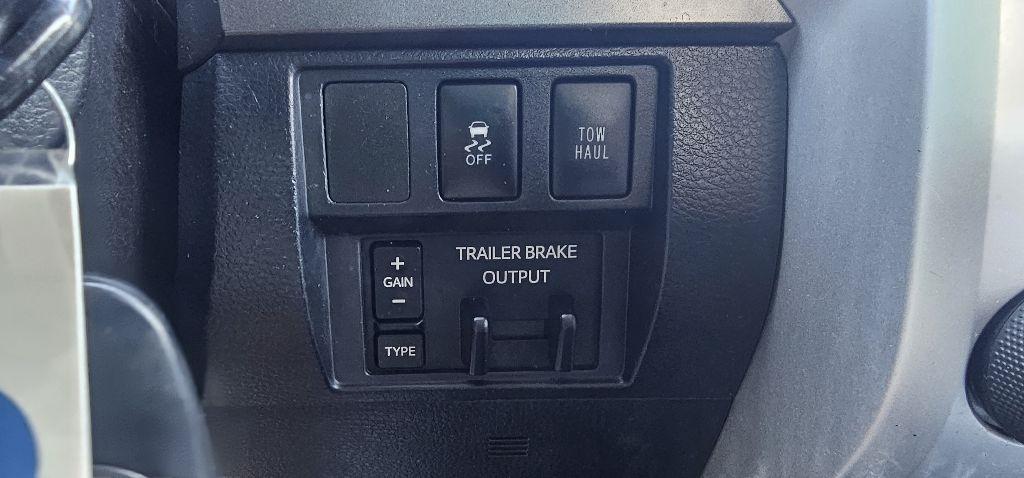 Toyota Tundra 4WD TRD Pro CrewMax 5.5' Bed 5.7L FFV (Natl) 2017