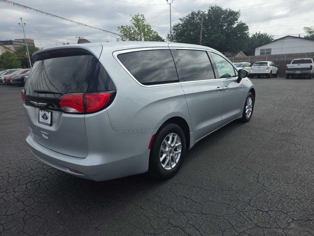 Chrysler Voyager LX FWD 2023