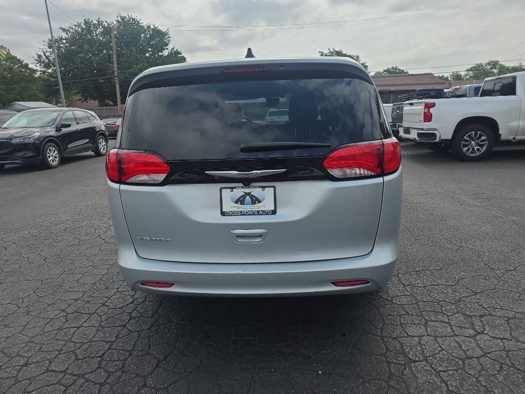 Chrysler Voyager LX FWD 2023