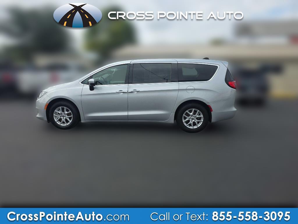 2023 Chrysler Voyager LX FWD