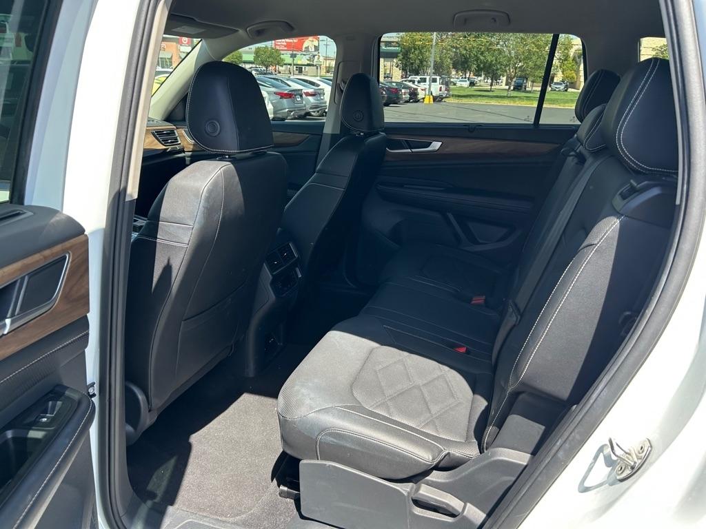 Volkswagen Atlas 2.0T SE w/Technology FWD 2025