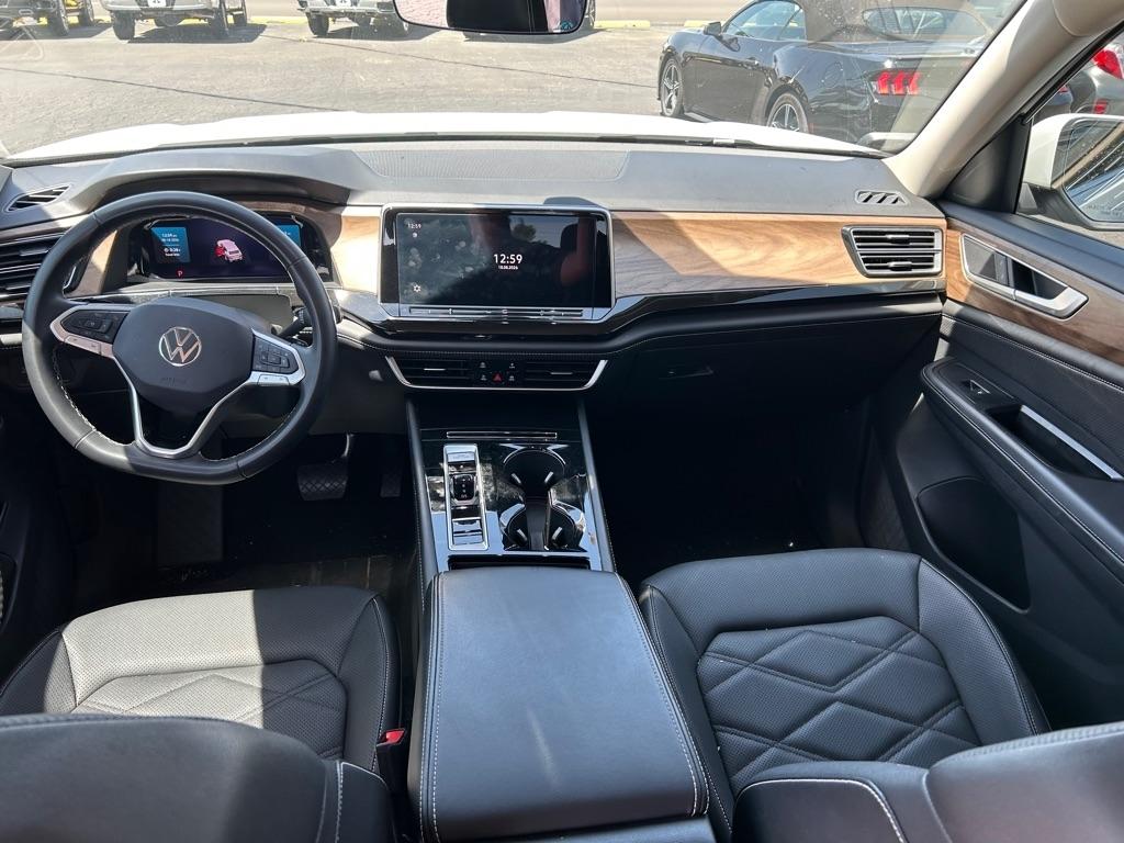 Volkswagen Atlas 2.0T SE w/Technology FWD 2025