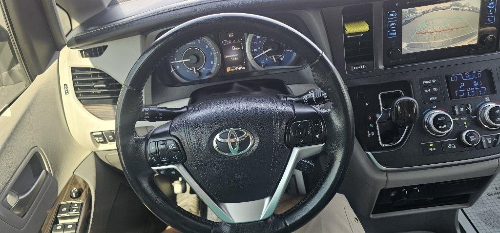 Toyota Sienna XLE Auto Access Seat FWD 7-Passenger (Natl) 2017