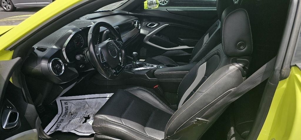Chevrolet Camaro 2dr Cpe 2LT 2019