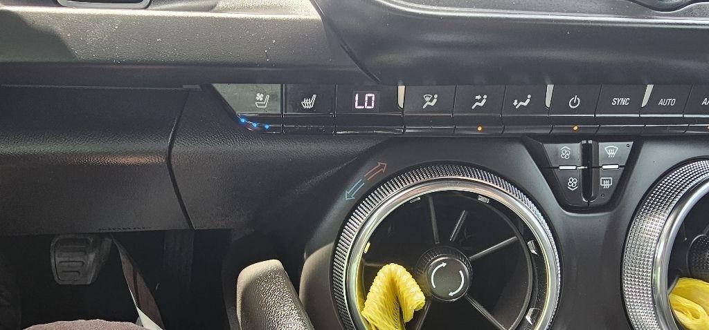 Chevrolet Camaro 2dr Cpe 2LT 2019