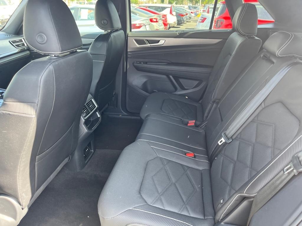 Volkswagen Atlas Cross Sport 2.0T SE w/Technology 4MOTION 2025