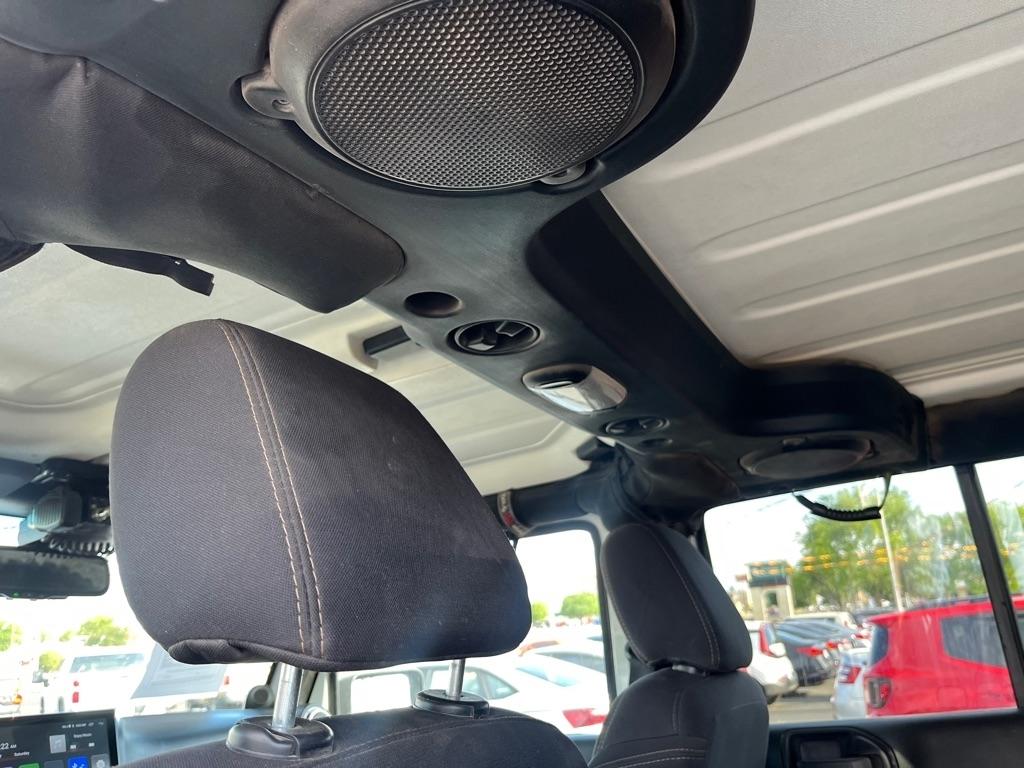Jeep Wrangler Unlimited 4WD 4dr Rubicon 2013