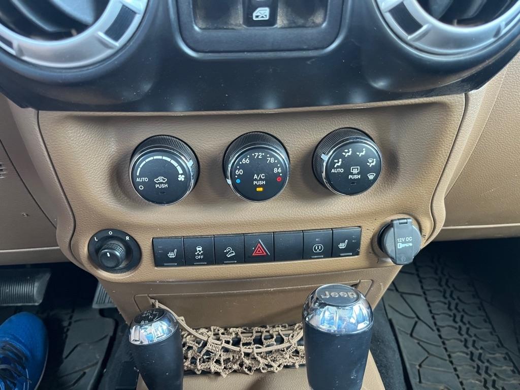 Jeep Wrangler Unlimited 4WD 4dr Rubicon 2013