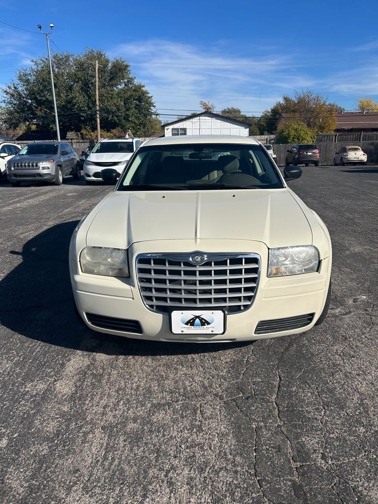 Chrysler 300 4dr Sdn LX RWD *Ltd Avail* 2009