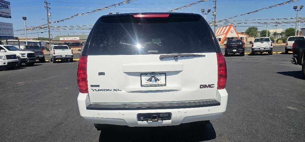 GMC Yukon XL 4WD 4dr 1500 SLT 2010