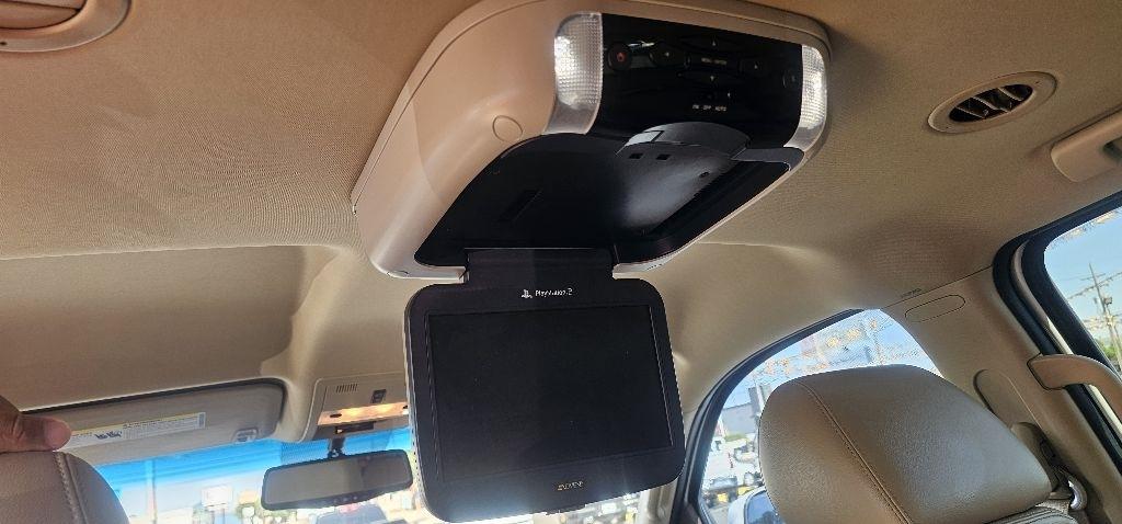 GMC Yukon XL 4WD 4dr 1500 SLT 2010
