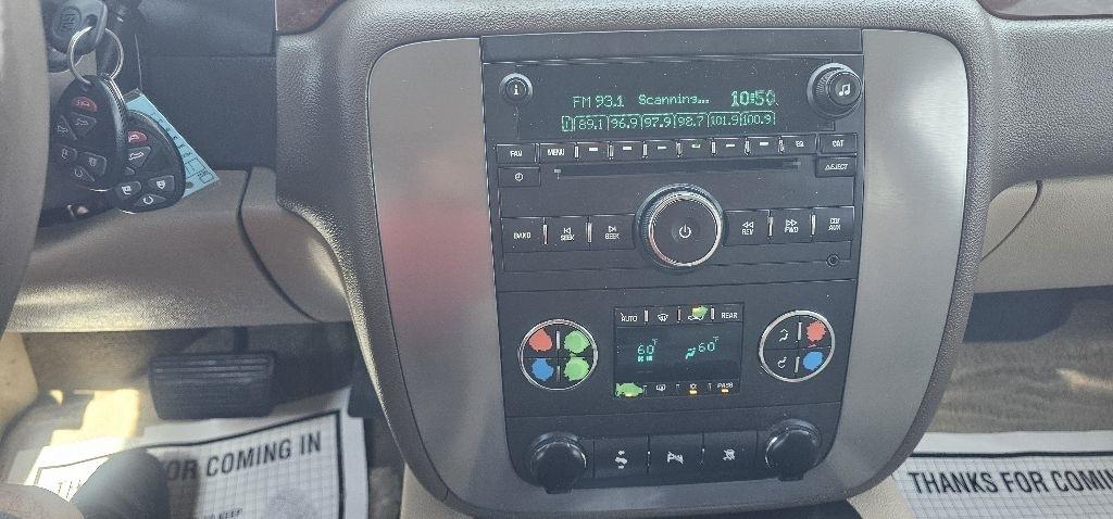 GMC Yukon XL 4WD 4dr 1500 SLT 2010