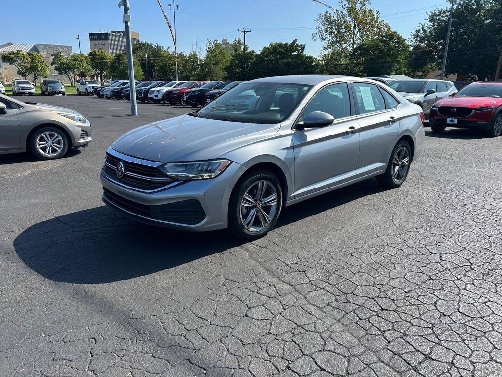 Volkswagen Jetta SE Auto 2024