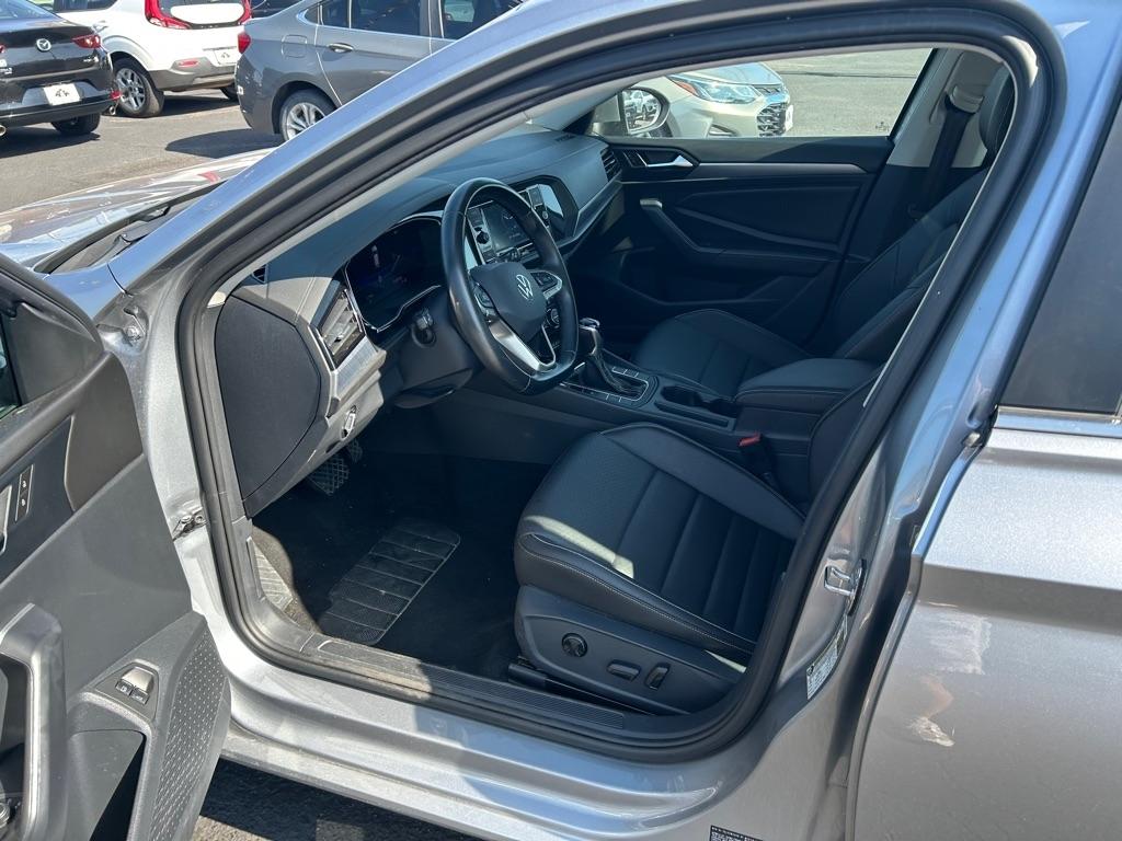 Volkswagen Jetta SE Auto 2024