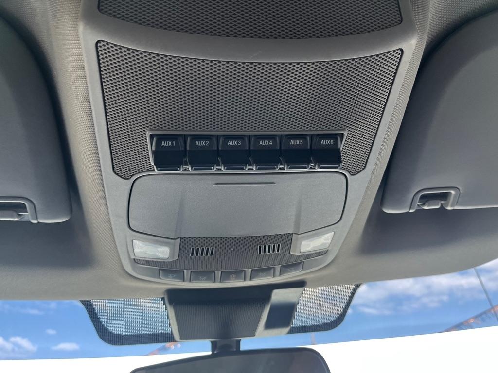 Ford Super Duty F-250 SRW Lariat 2WD Crew Cab 8' Box 2022