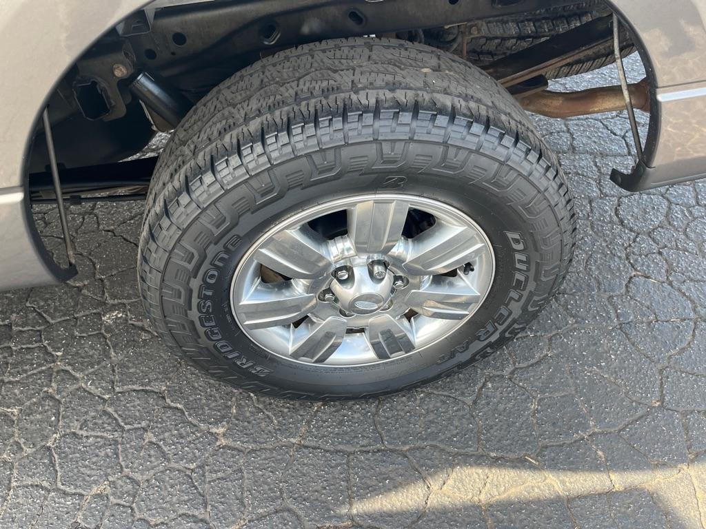 Ford F-150 4WD SuperCrew 145" Platinum 2011