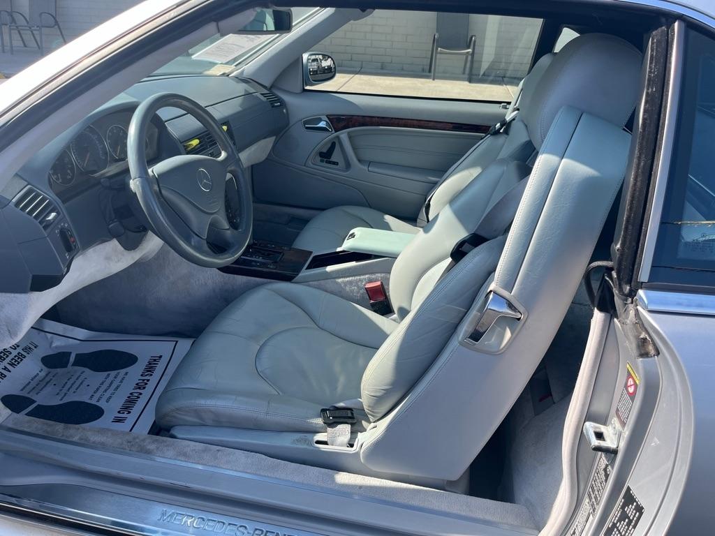 Mercedes-Benz SL-Class 2dr Roadster 5.0L 2001
