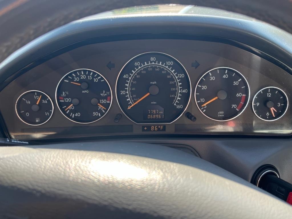 Mercedes-Benz SL-Class 2dr Roadster 5.0L 2001