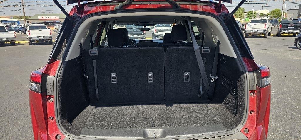 Nissan Pathfinder SV 2WD 2024