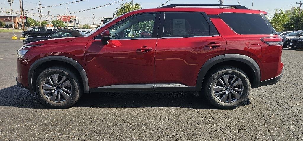 Nissan Pathfinder SV 2WD 2024