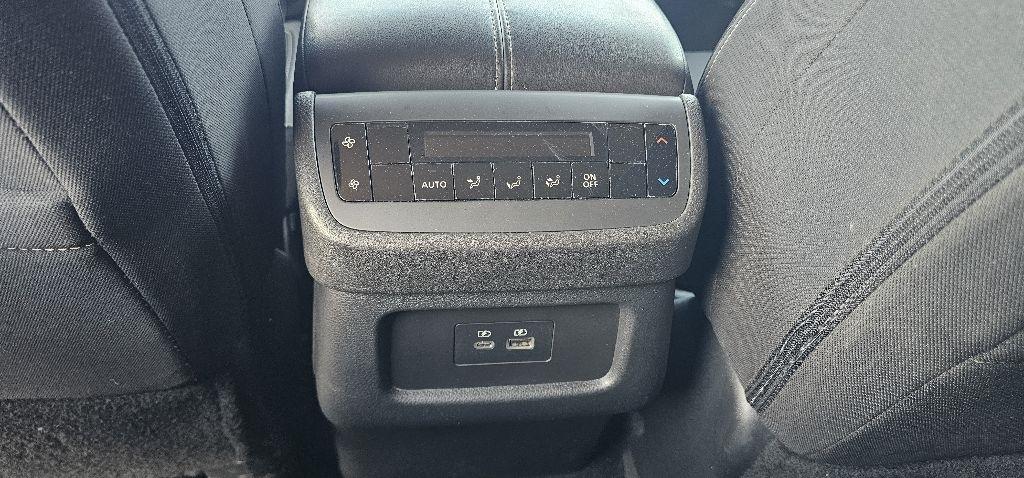 Nissan Pathfinder SV 2WD 2024