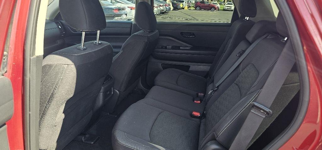Nissan Pathfinder SV 2WD 2024