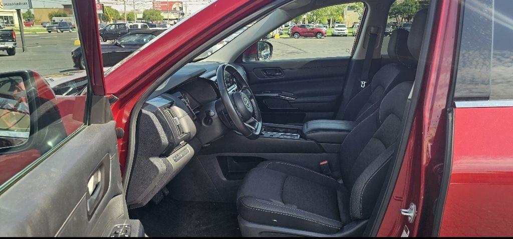 Nissan Pathfinder SV 2WD 2024