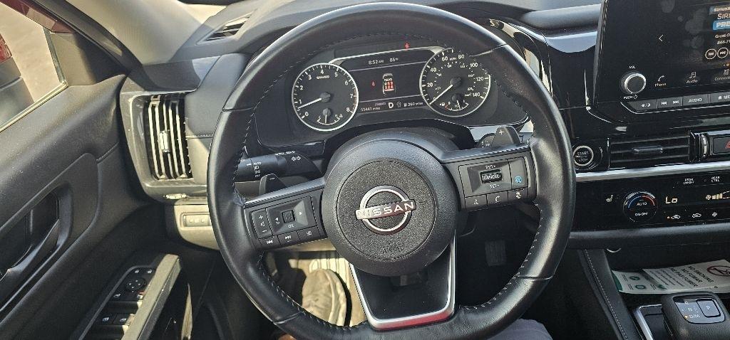Nissan Pathfinder SV 2WD 2024