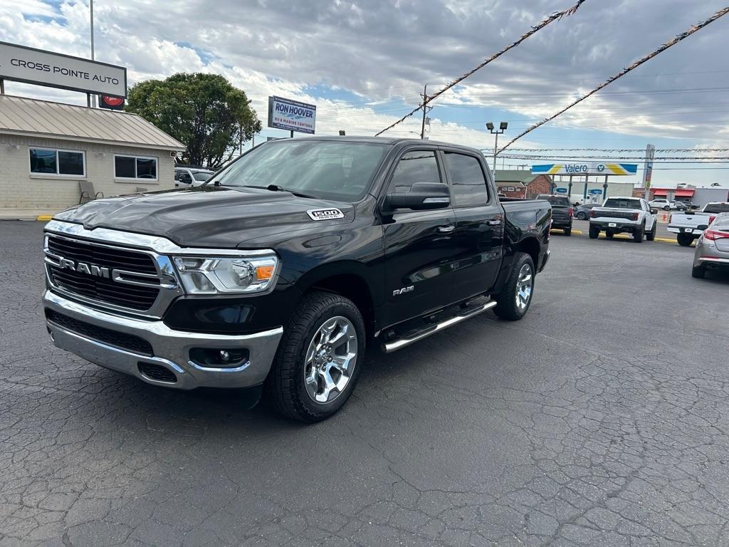 RAM 1500 Big Horn 4x4 Crew Cab 5'7" Box 2020
