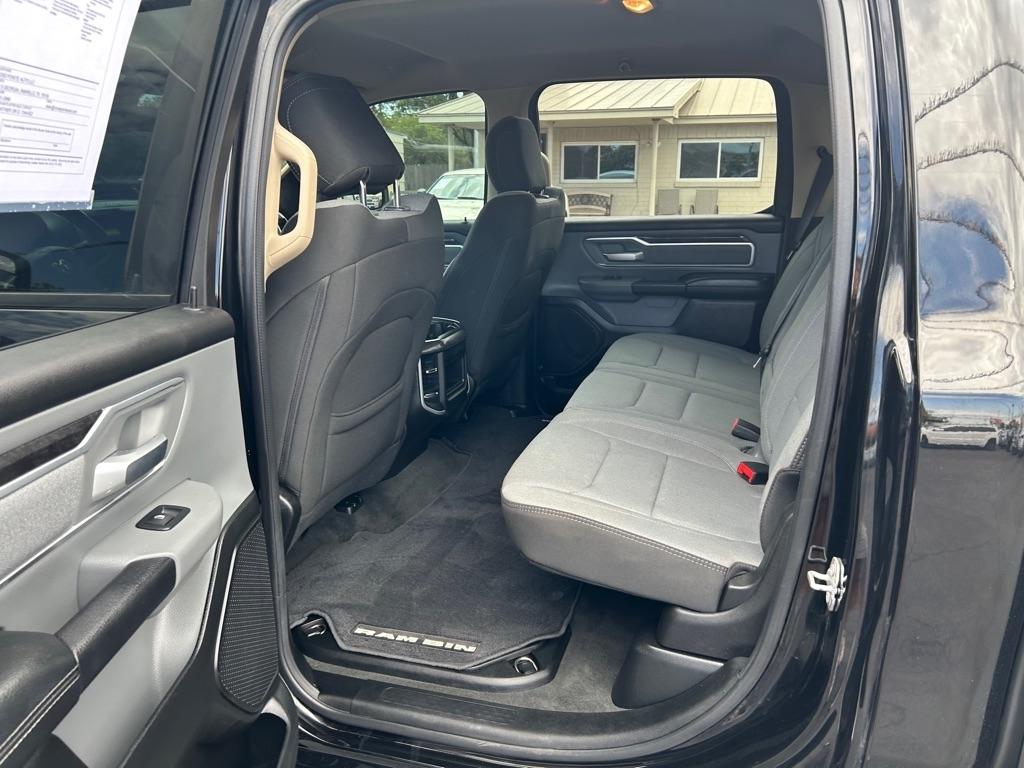 RAM 1500 Big Horn 4x4 Crew Cab 5'7" Box 2020