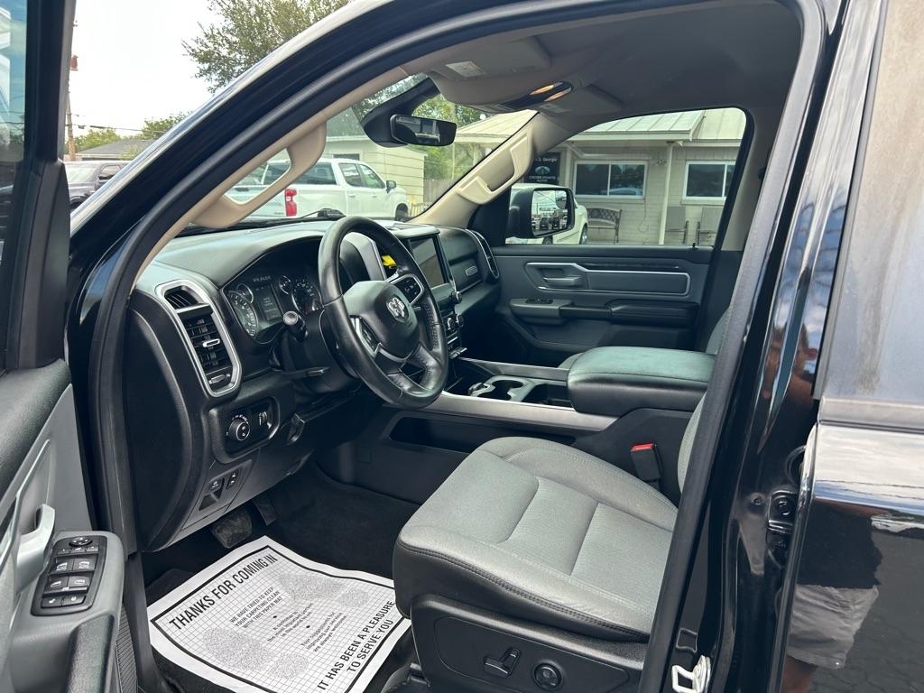 RAM 1500 Big Horn 4x4 Crew Cab 5'7" Box 2020
