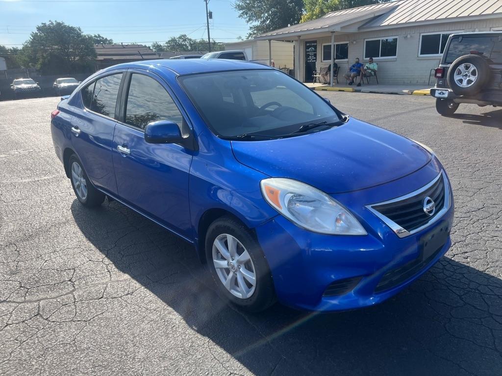 Nissan Versa 4dr Sdn CVT 1.6 SV 2014