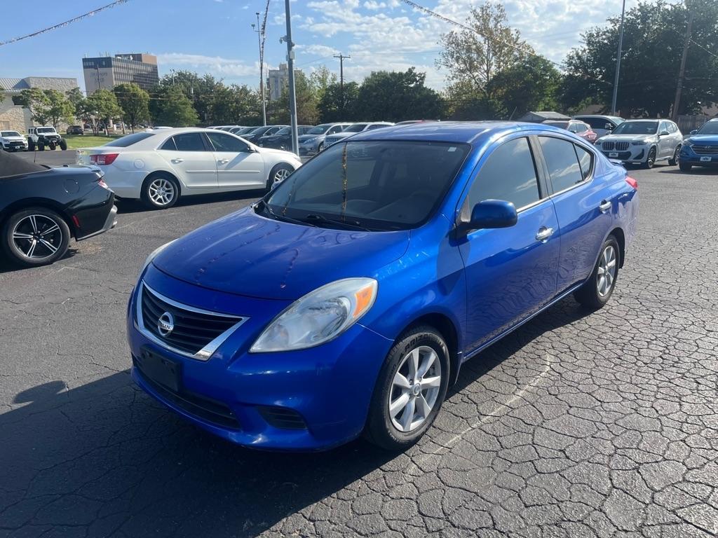 Nissan Versa 4dr Sdn CVT 1.6 SV 2014