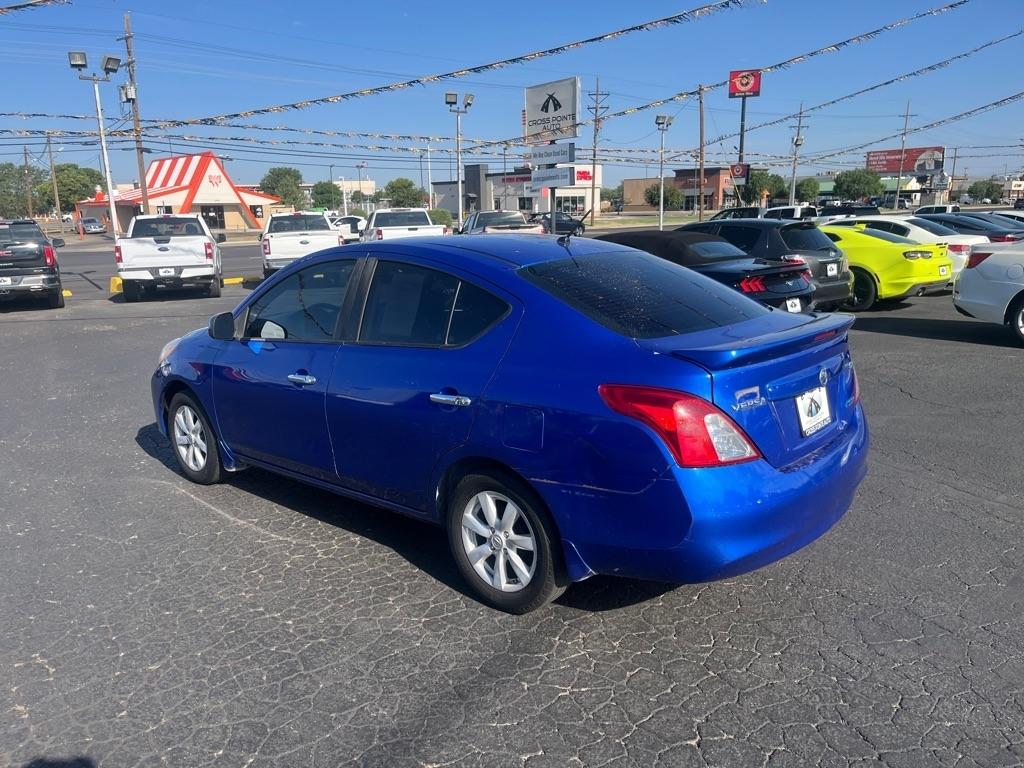 Nissan Versa 4dr Sdn CVT 1.6 SV 2014