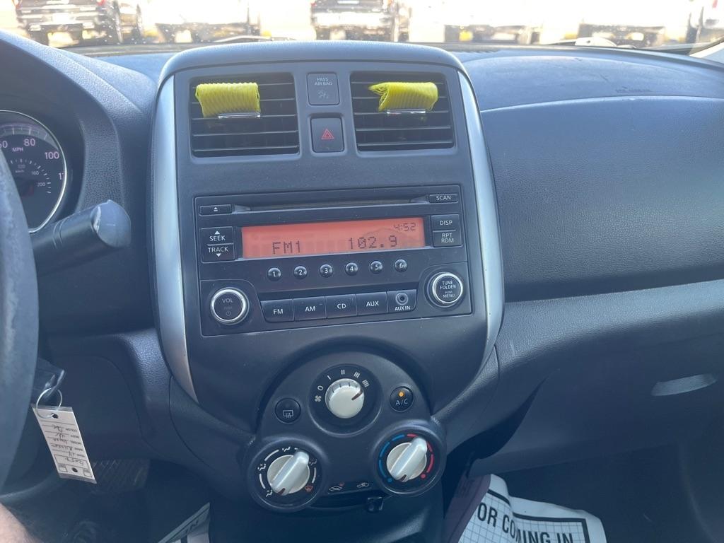 Nissan Versa 4dr Sdn CVT 1.6 SV 2014