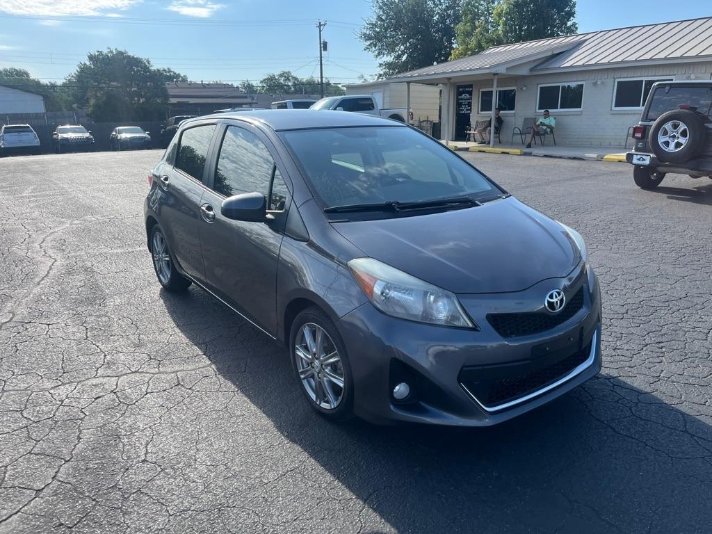 Toyota Yaris 5dr Liftback Man SE (TMC/CBU Plant) (Natl) 2014