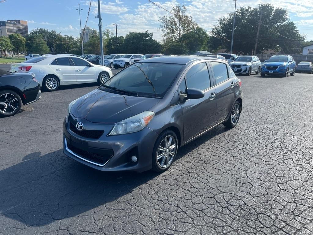 Toyota Yaris 5dr Liftback Man SE (TMC/CBU Plant) (Natl) 2014
