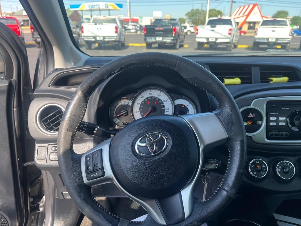 Toyota Yaris 5dr Liftback Man SE (TMC/CBU Plant) (Natl) 2014
